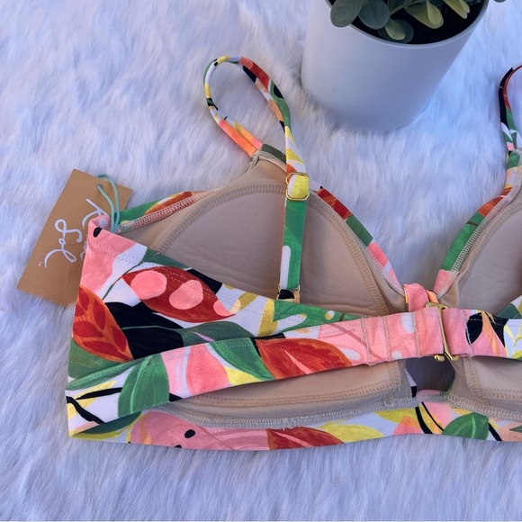 NWT Kona Sol Women’s V-Neck Knot Bikini Top - Picture 10 of 17